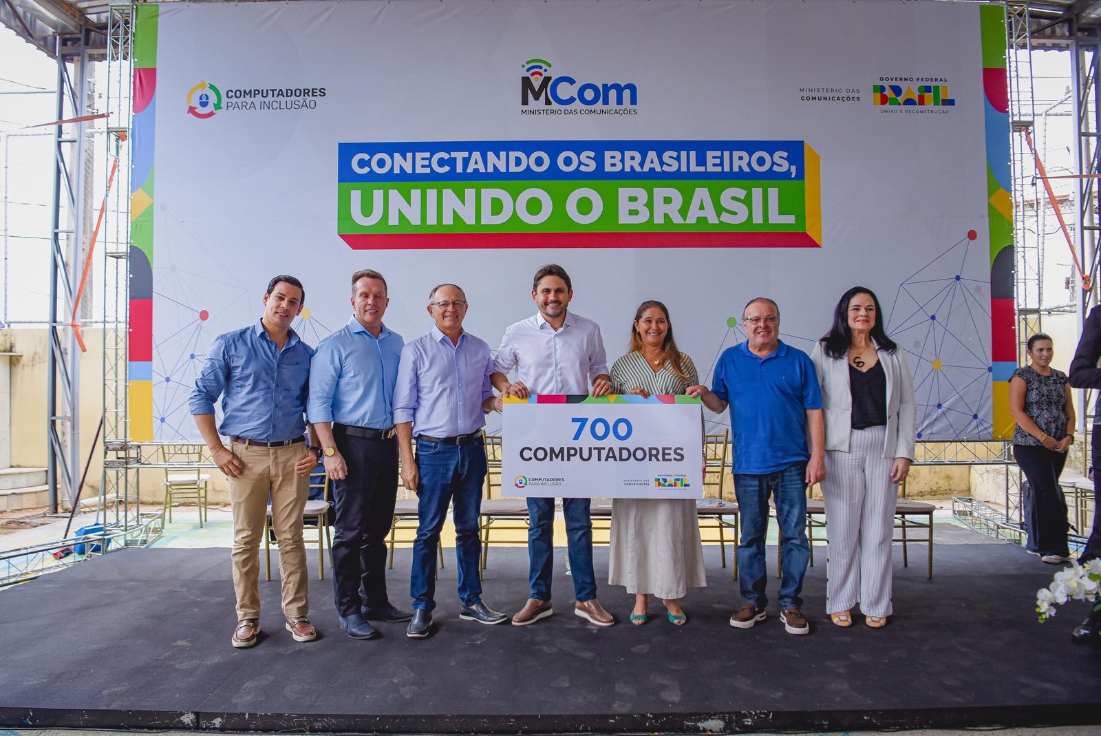 A pedido de Paulinho Freire, MCom destina 200 computadores para rede municipal de Natal