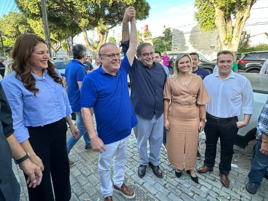 Álvaro Dias oficializa apoio à pré-candidatura de Paulinho Freire