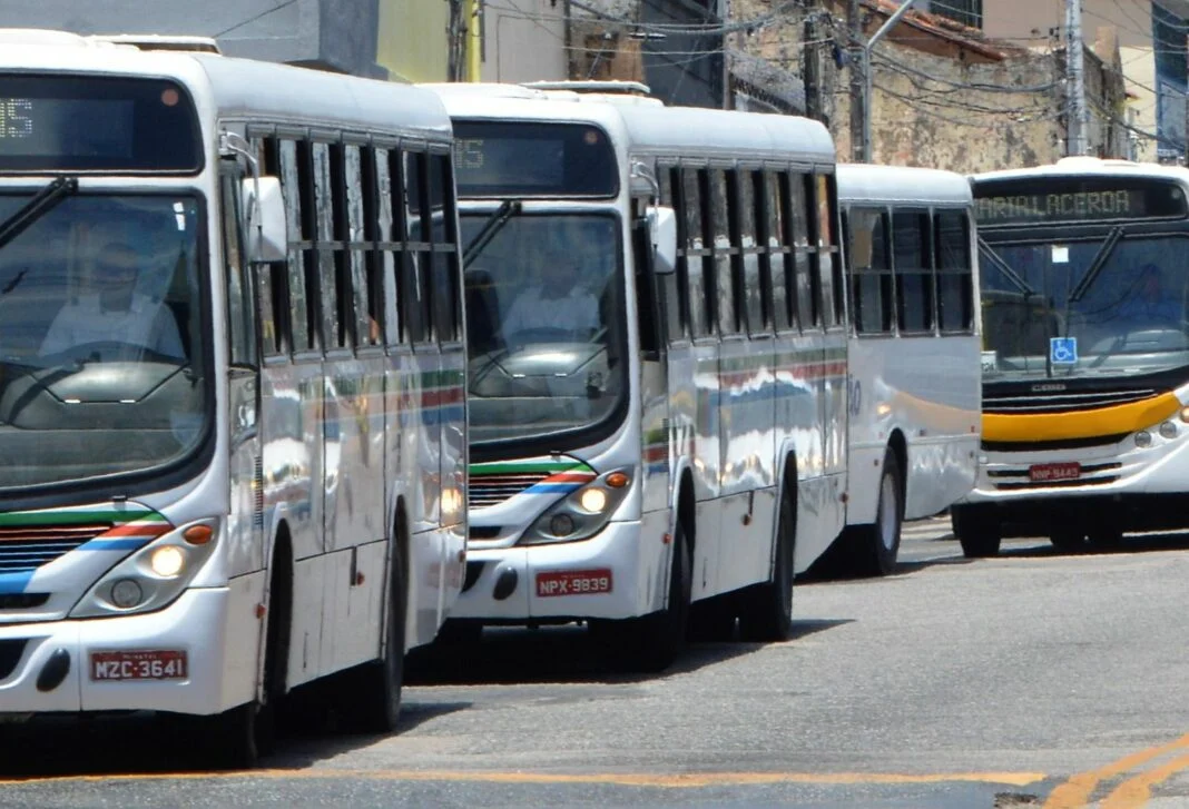 Motoristas de ônibus anunciam greve por tempo indeterminado em Natal