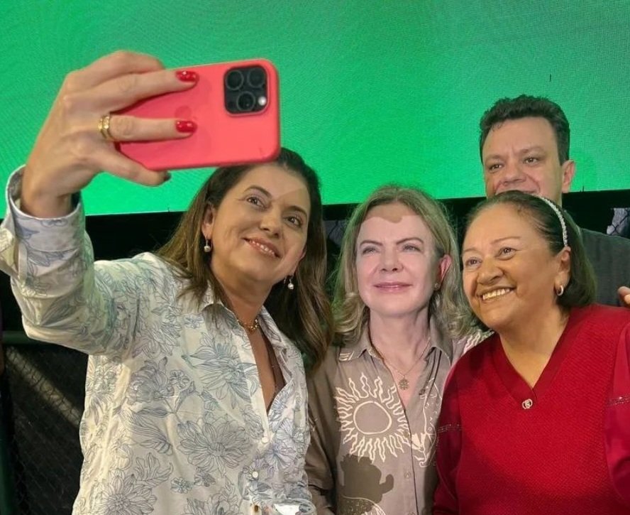 Gleisi Hoffmann garante presença de Lula na campanha de Natália Bonavides