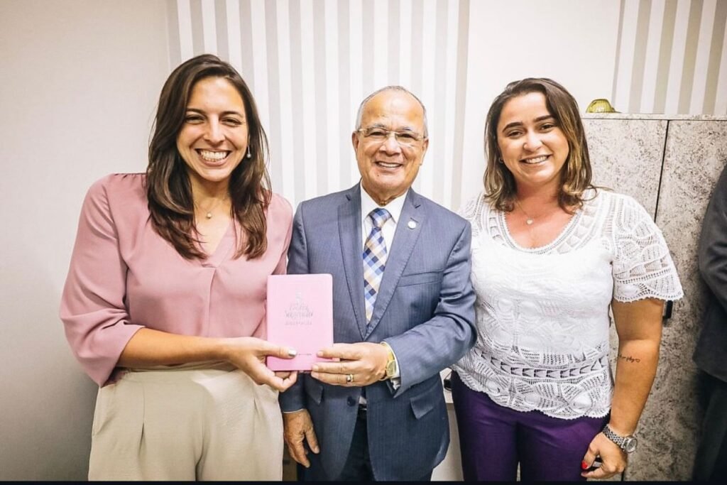 Pastor Martin, presidente da Assembleia de Deus no RN com Natália Bonavides