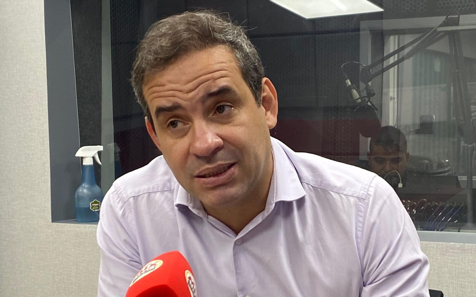 “Minha candidatura é irreversível”, diz Cadu Xavier, que defende aliança do PT com PSD e MDB para 2026