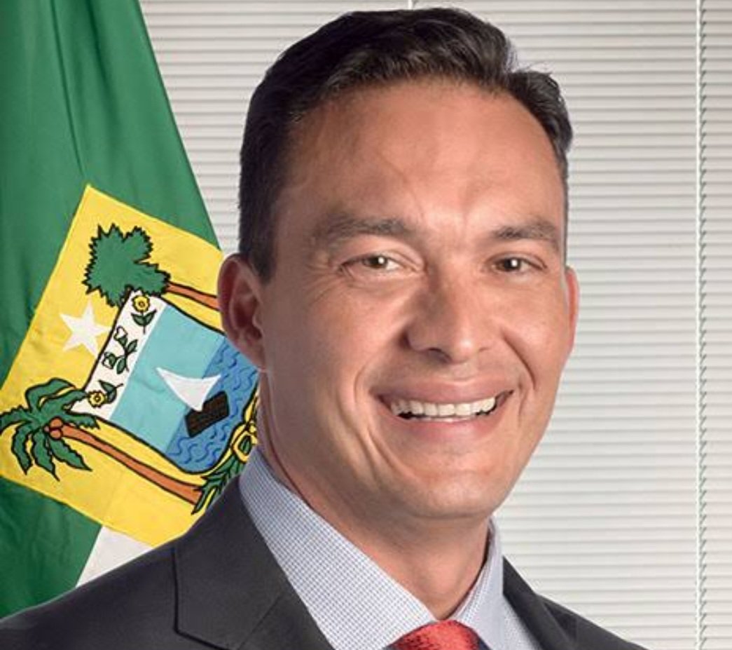 Styvenson lidera com folga disputa pelo Senado, aponta pesquisa Consult