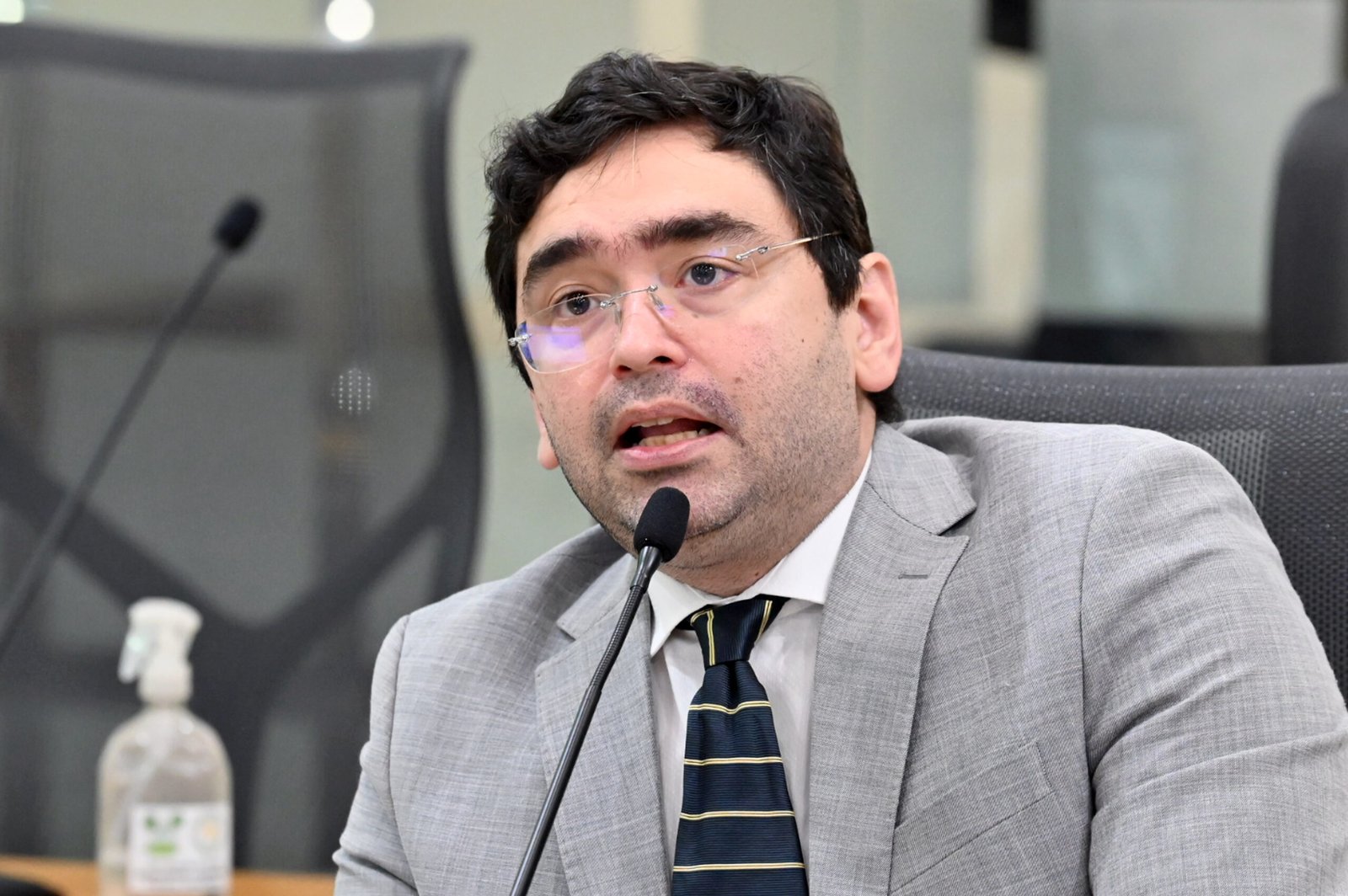 Justiça concede liminar ao deputado Adjuto Dias e determina que Governo do RN pague emendas impositivas