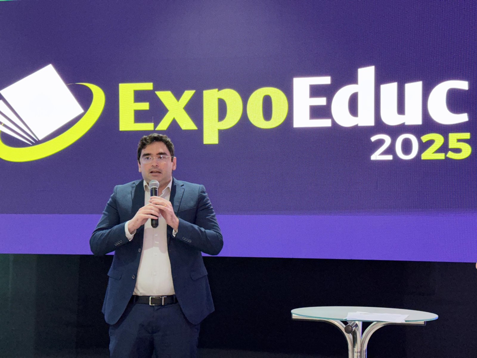 Deputado Adjuto Dias participa da Expoeduc e reforça compromisso com a educação