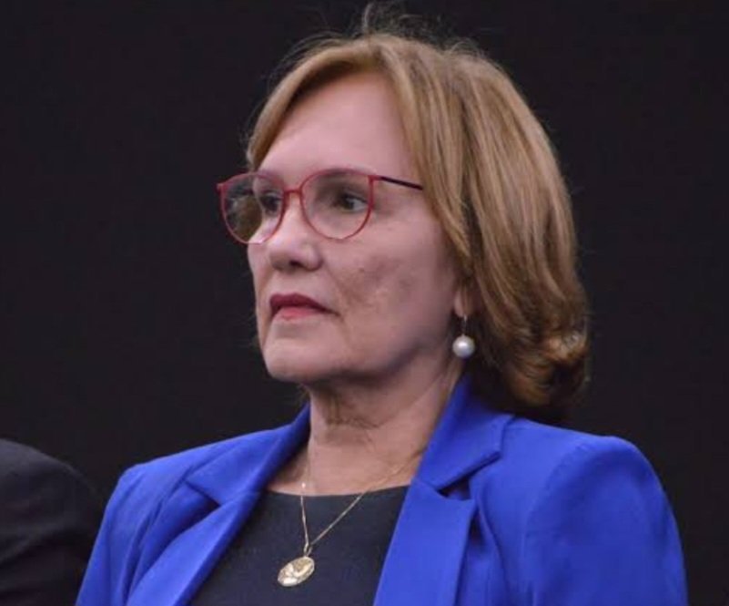 Zenaide quer distância de Fátima…