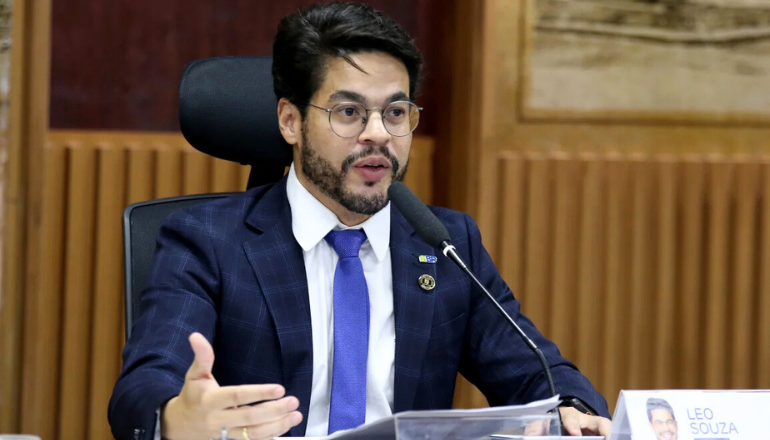 Leo Souza faz consulta no Instagram para dar nome ao Parque Linear na zona sul