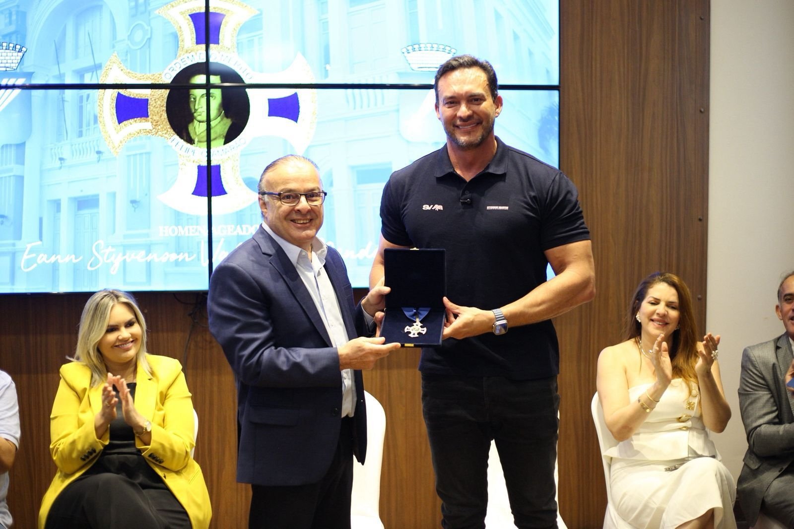 Prefeitura do Natal concede Ordem do Mérito Felipe Camarão ao senador Styvenson Valentim