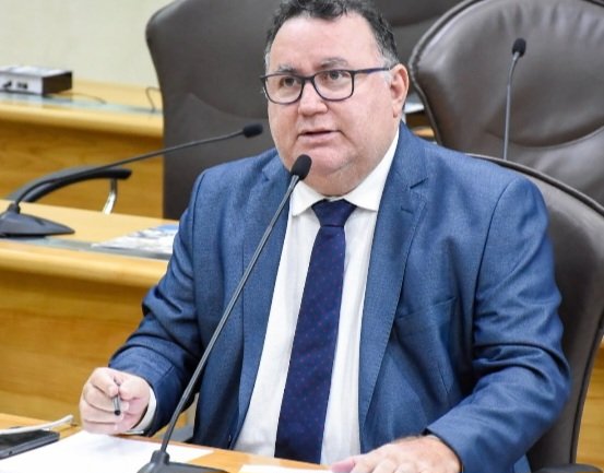 Dr.Bernardo avalia filiação ao PV