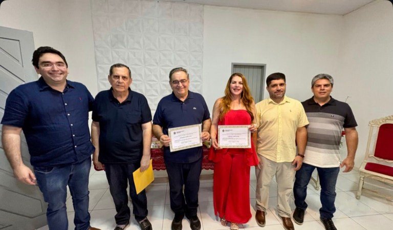 Álvaro Dias e Nina Souza recebem título de Cidadão Taipuense