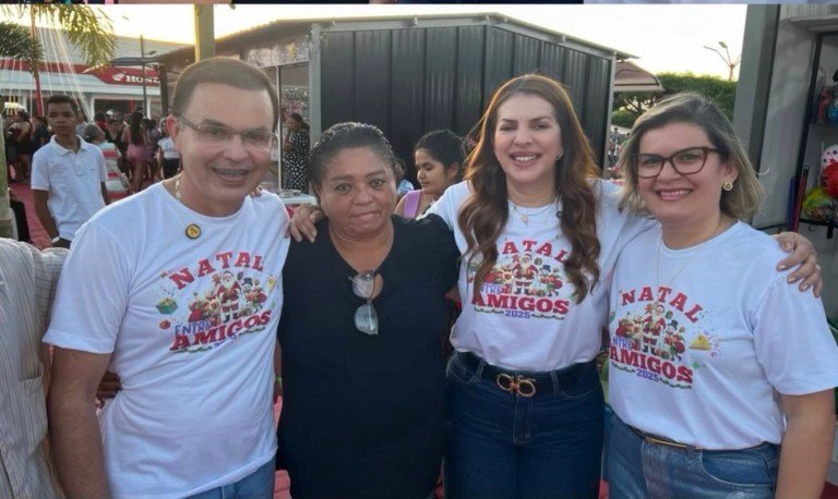 Nina Souza participa do Natal dos Amigos em Nova Cruz ao lado do prefeito Joquinha e do ex-prefeito Flávio de Beroi