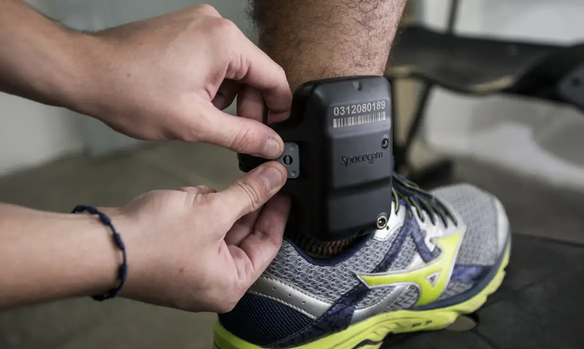 Justiça manda retomar licitação das tornozeleiras no RN