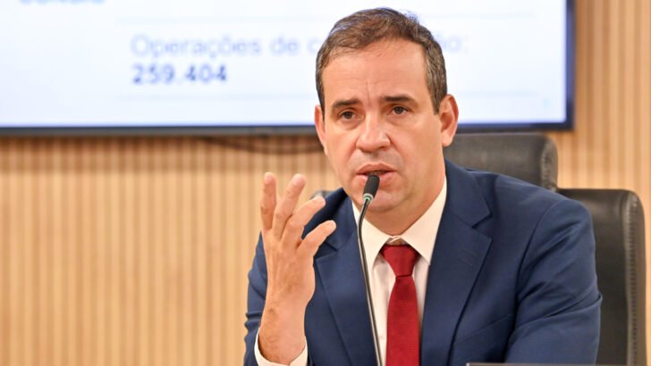 Pesquisas internas acendem alerta no PT sobre desempenho de Cadu Xavier em 2026