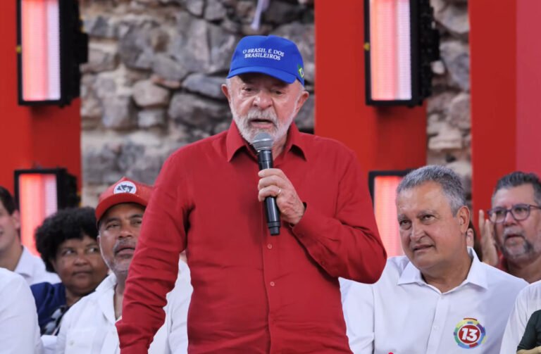 Lula diz que eleição será guerra: “Não tem mais Lulinha paz e amor”