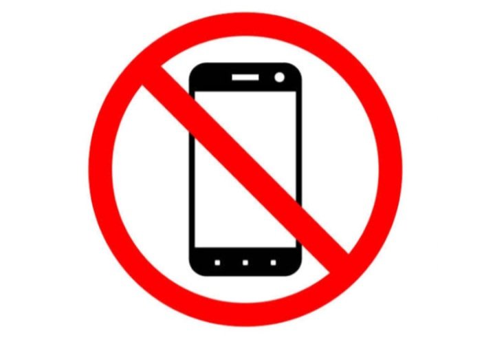 Relato aponta restrição ao uso de celular em reunião com Allyson Bezerra