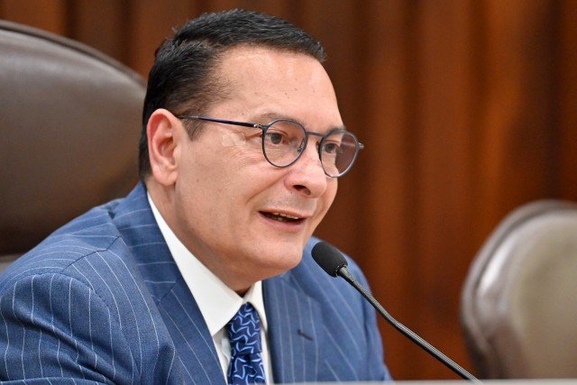 Eleiçào indireta: Ezequiel é quem vai decidir