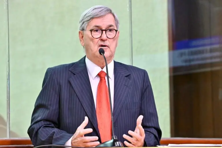 Projeto de lei no RN propõe autorização para uso de spray de pimenta e arma de choque por mulheres