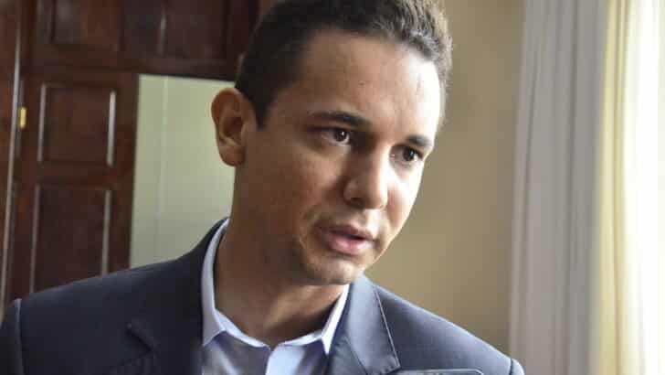 Prefeito de Mossoró, Allyson Bezerra, deve renunciar e perder foro privilegiado em meio a investigação da PF