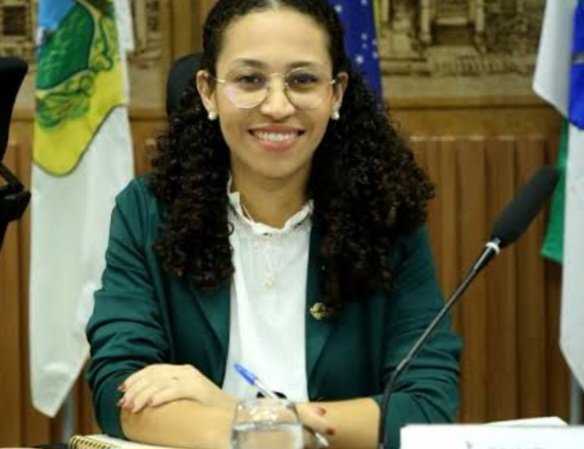 Vereadora Anne Lagartixa deixa o Solidariedade e se filia ao PL