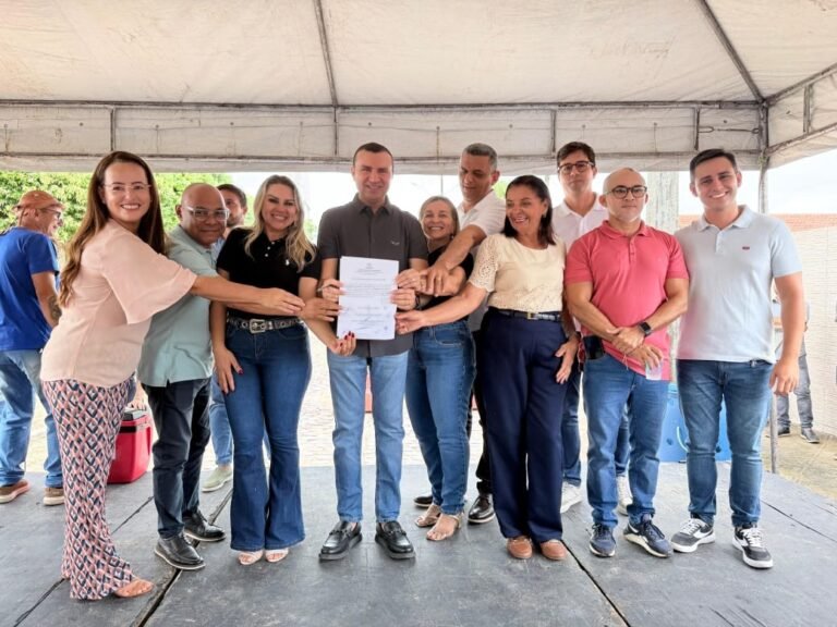 Prefeito Emídio Jr. assina ordem de serviço para construção de complexo esportivo