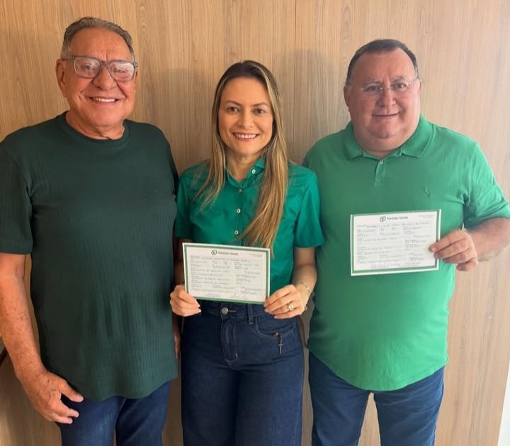 Dr. Bernardo e Kaline Amorim se filiam ao PV