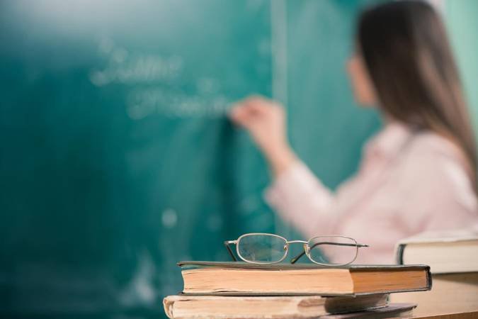 Senado aprova piso de R$ 5.130 para professores