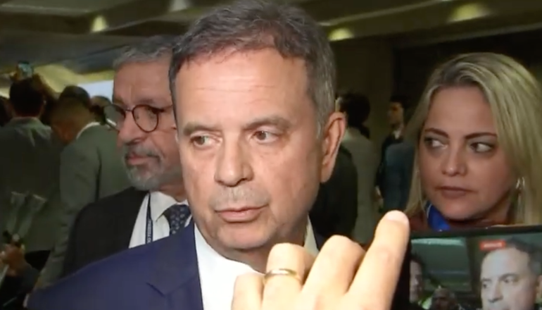 Rogério Marinho diz que governo Lula sofreu “derrota acachapante”