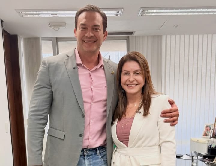 Styvenson define Milena Galvão, vice-prefeita de Currais Novos e irmã de Ezequiel Ferreira, como sua 2ª suplente ao Senado