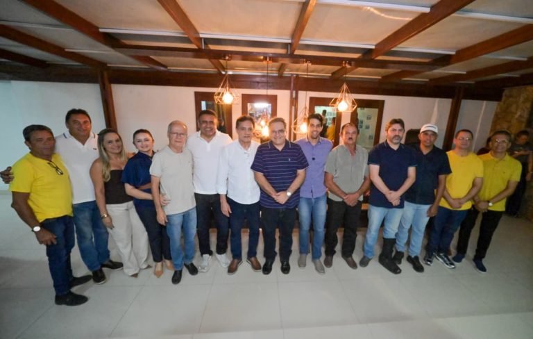 Prefeito de Serra Caiada, ex-prefeito e grupo de vereadores anunciam apoio à candidatura de Álvaro Dias